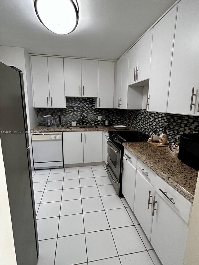 Photo - 2851 NE 183rd St Unidad 1014E