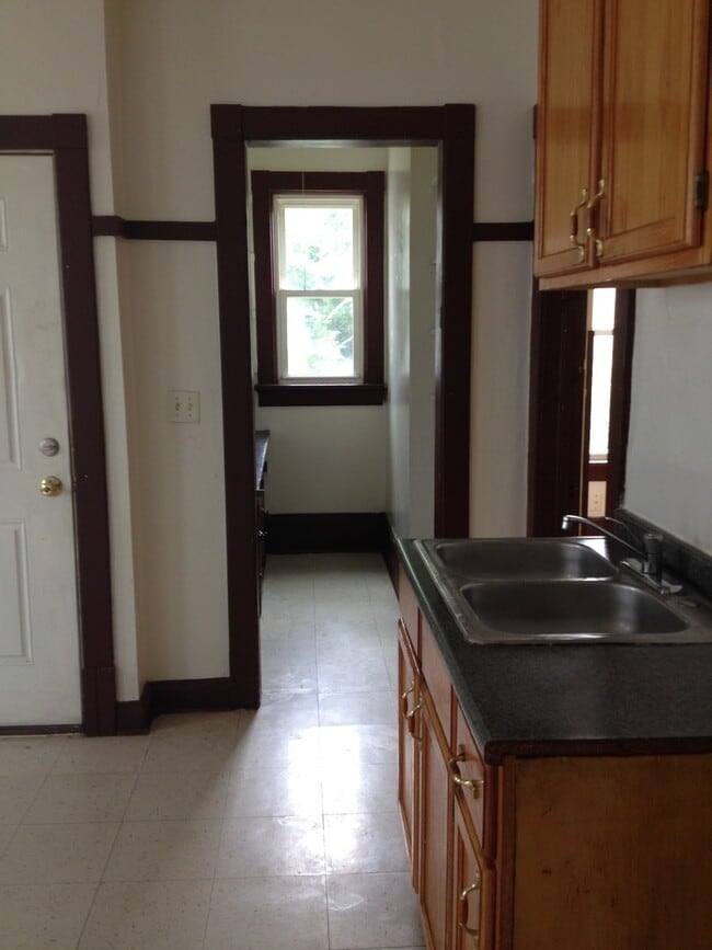 Photo - 3167-69 N. Holton St. Unidad 3167