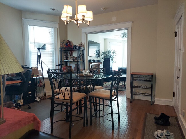 Photo - 1832 W Addison St Unit 2