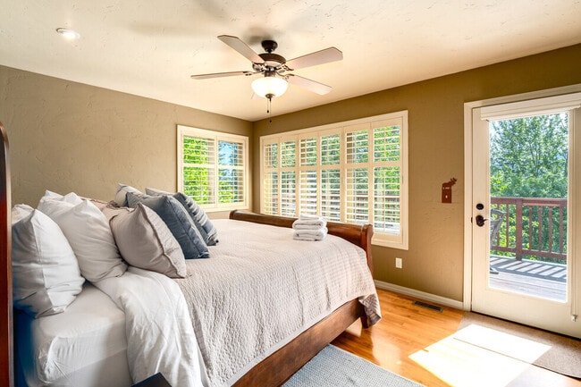 Photo - 1932 Sun Crest Dr