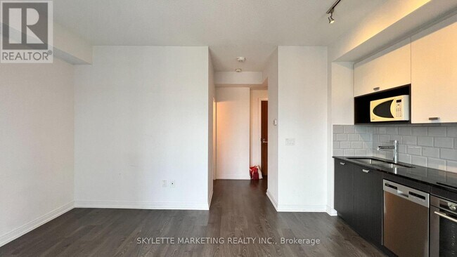 Photo - 275 Village Green Square Unit 3017