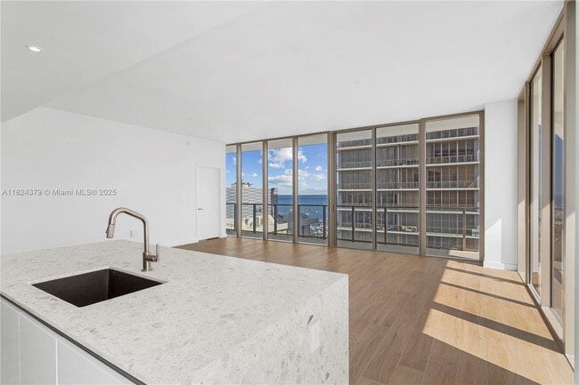 Photo - 2678 Tigertail Ave Unit 1707