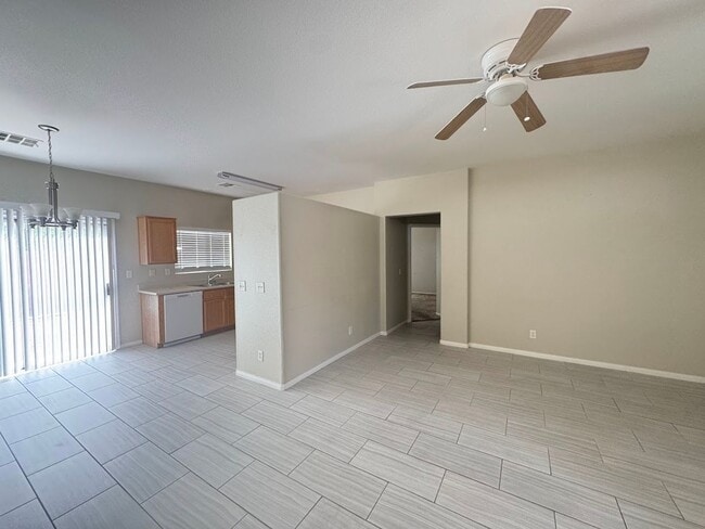 Photo - 6005 Highland Gardens Dr