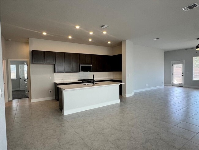 Photo - 277 Coleto Tr