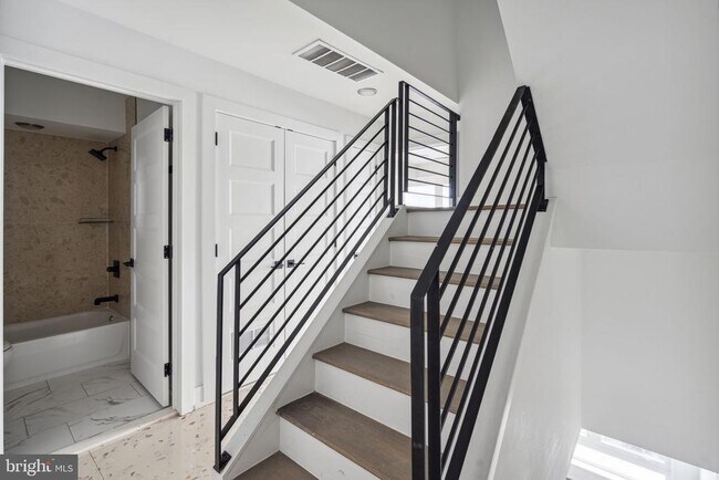 Photo - 1930 N 2nd St