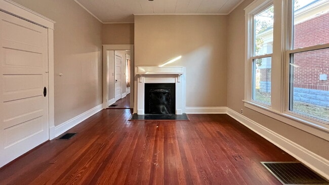Photo - Coming Soon: 1BR, 1BA duplex Unit B