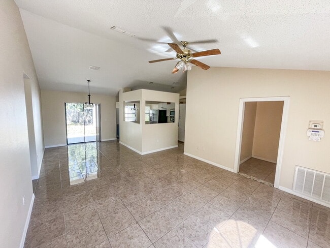 Photo - Gorgeous 3/2/2! Nice Neighborhood! Great Location!