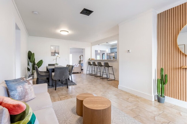 Photo - 7313 SW 16th Terrace Unit SI ID1317401P