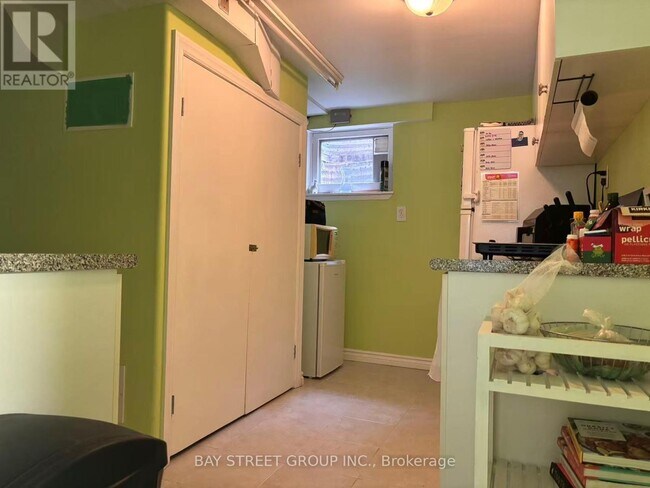 Photo - 35 Cairnside Crescent
