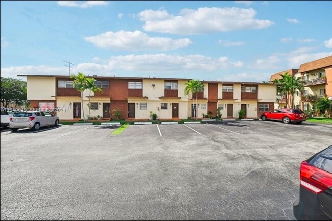 Building Photo - 20 SW 108th Ave