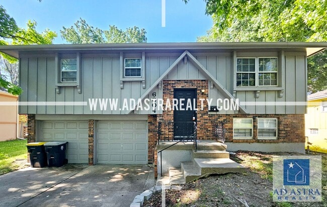 Building Photo - Updated 3 Bed 2 Bath Home in Kansas City-Coming SOON!!