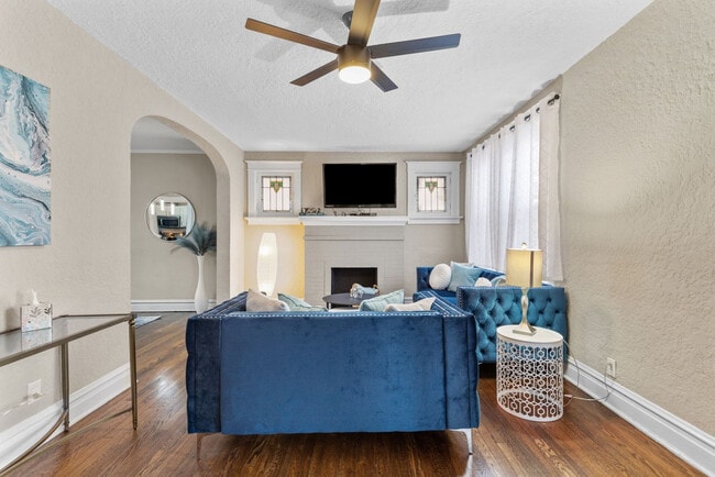Building Photo - 1135 S Kingshighway Blvd Unit ID1246896P Rental