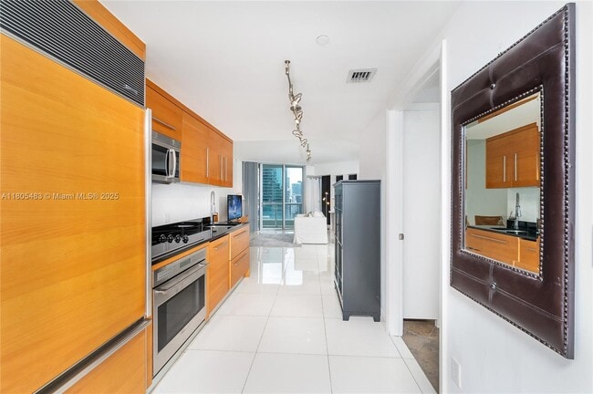 Photo - 475 Brickell Ave Unit 2908