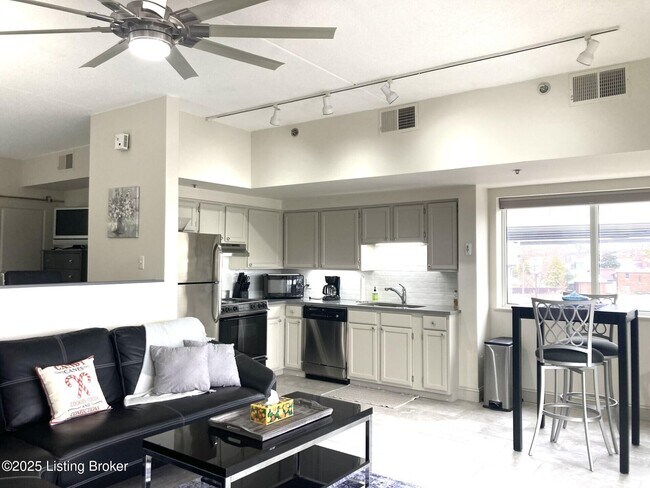 1 Riverpointe Plaza Unit 321