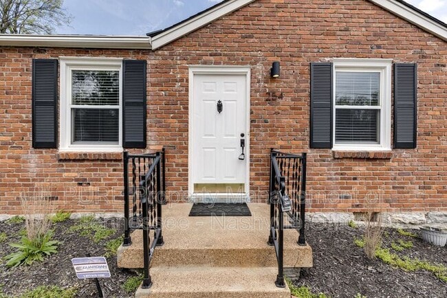 254 Collier Ave