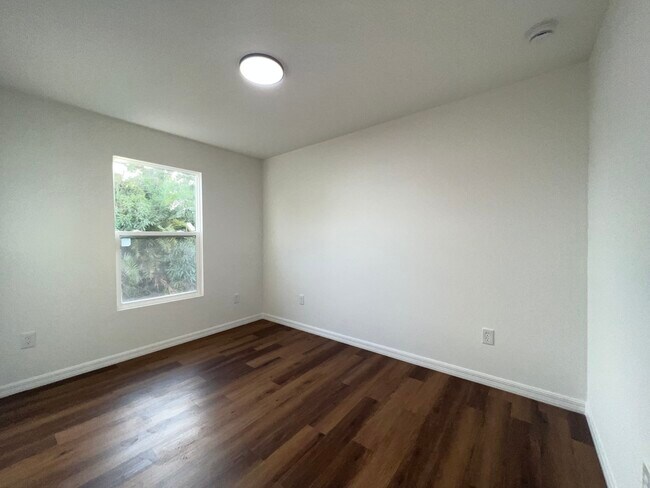 Photo - Allen St Unit 4