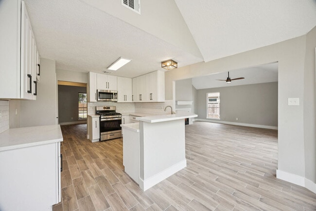 Photo - 2942 Waterloo Rd