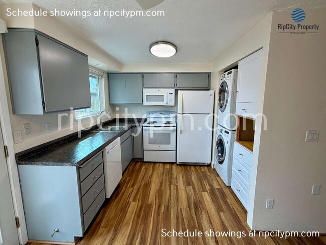 Photo - 11837 SE Gladstone St