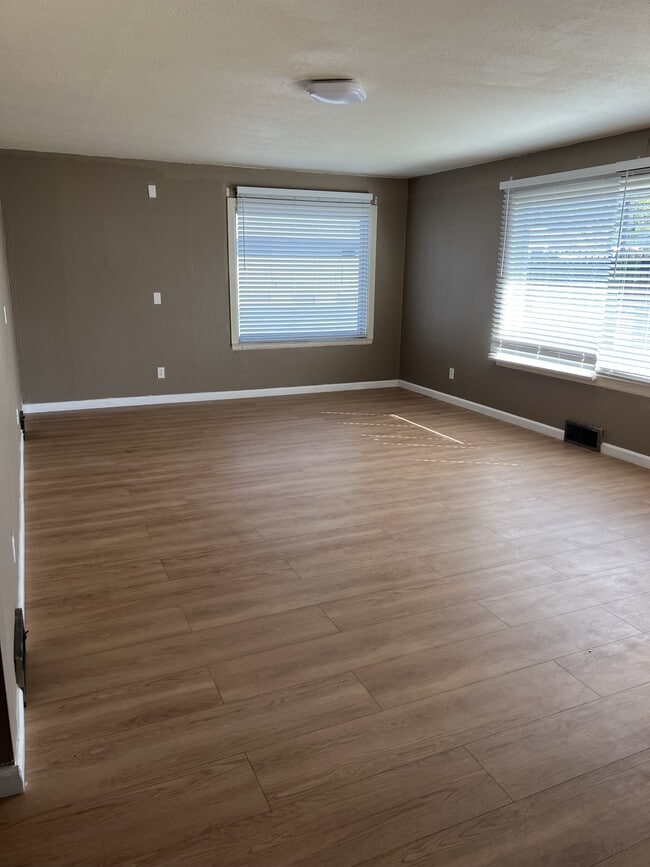 1101 S 20th Ave Unit 1