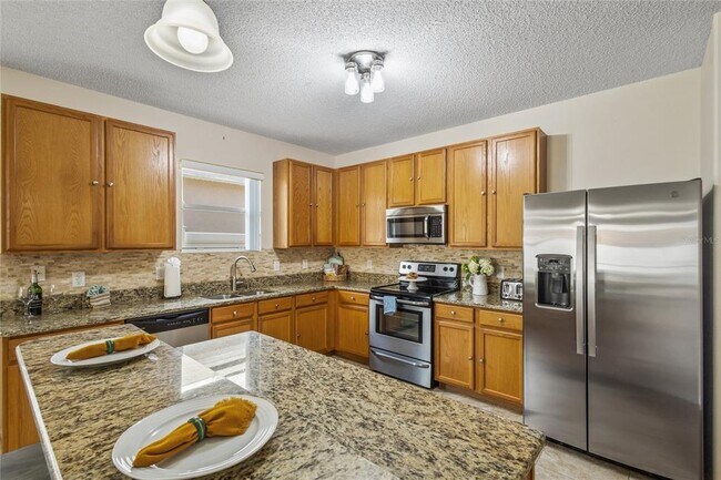 Photo - 422 Graystone Blvd