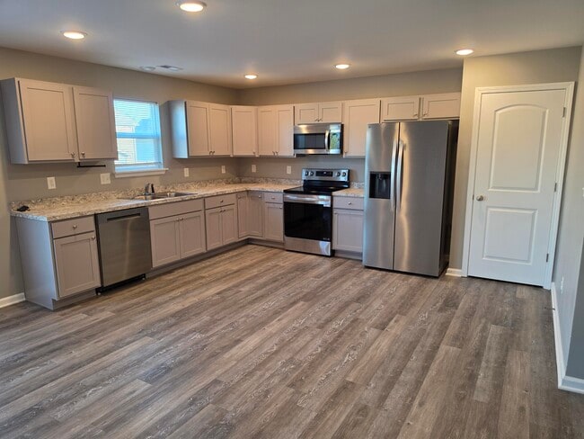 111 Savannah Ln