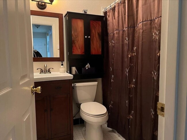 Photo - Furnished 2 bed/1 bath Apartment in Long Beach/All utilities Included