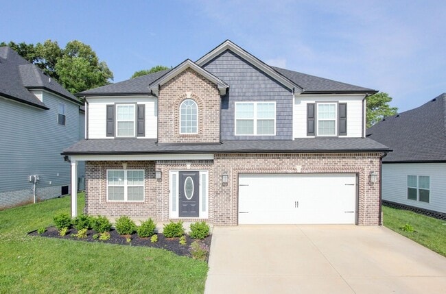 Building Photo - Huge 5 bed 3 ba.  Gorgeous House Near Post...