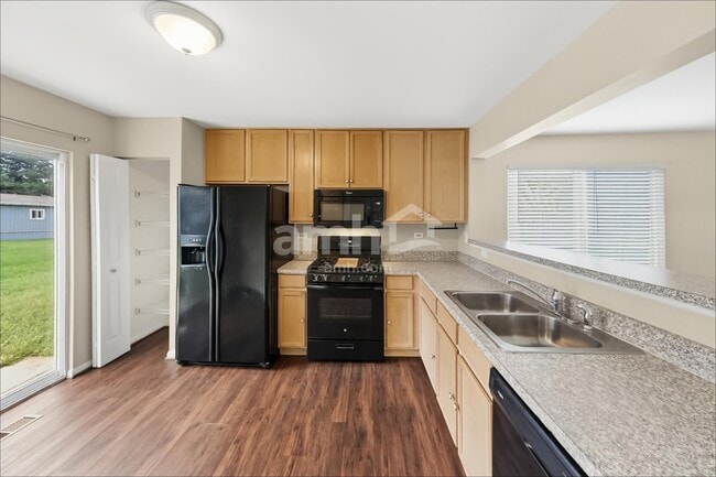 2462 Mayfield Ct