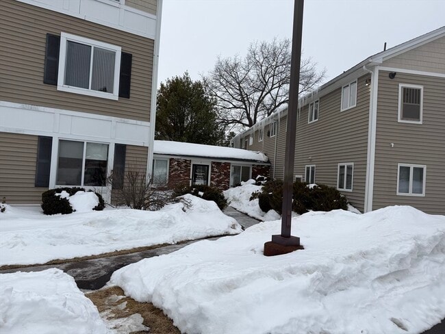 Photo - 1565 Main St Unit 1F