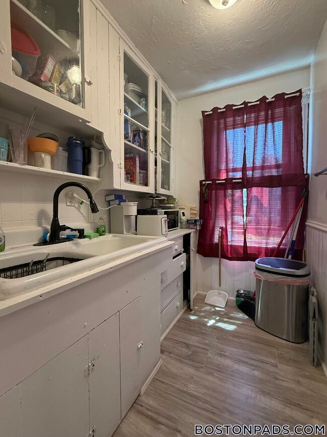 Photo - 45 Elm St Unit 3