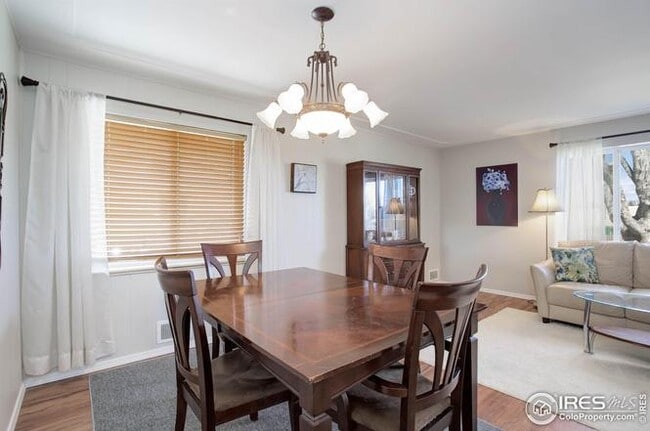 Photo - 690 W Elmhurst Pl