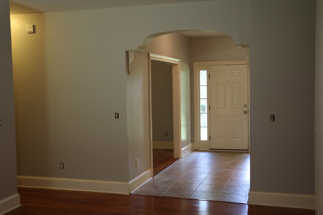 Photo - 13 Bridgewater Ct House