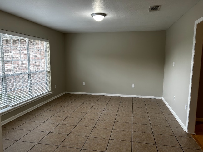 Photo - 6102 Fagan Cir