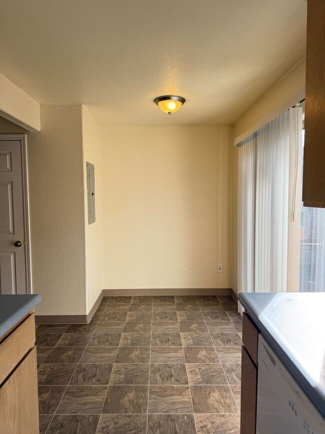 Photo - 2037 Campus Dr Unit B