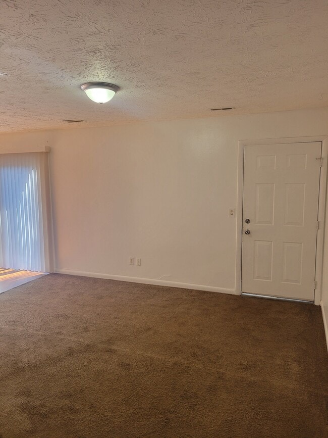 Building Photo - 939 Taylor Dr Unit 11