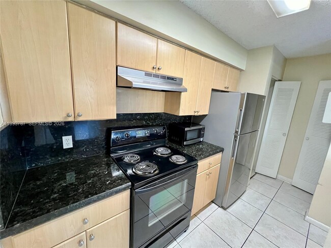 Photo - 530 S Park Rd Unit 15-11