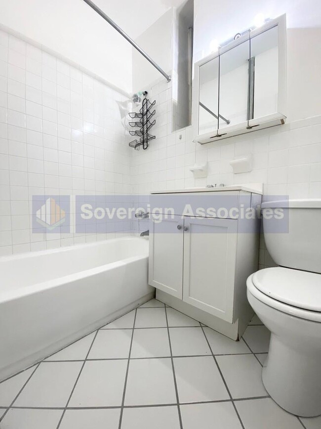 Photo - 235 W 103rd St Unit 5A