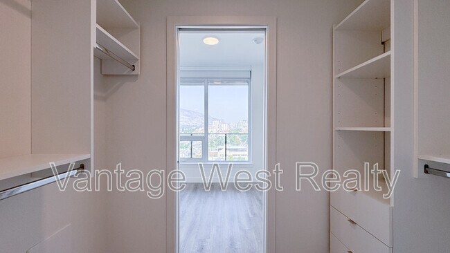 Photo - 1626-1626 Water St