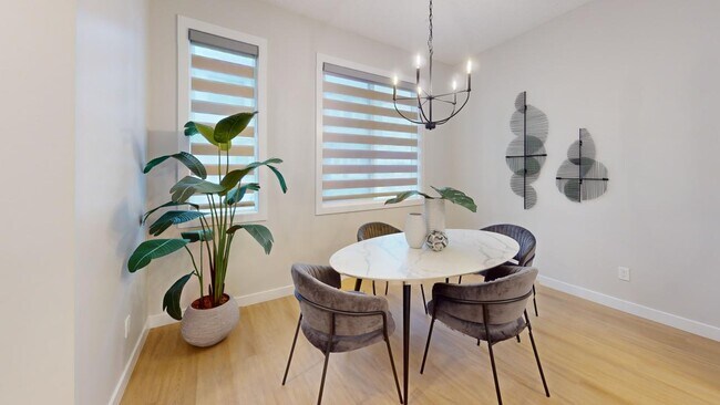 Photo - 2035-2035 Chalmers Way SW Unit 90 - B/ Showsuite