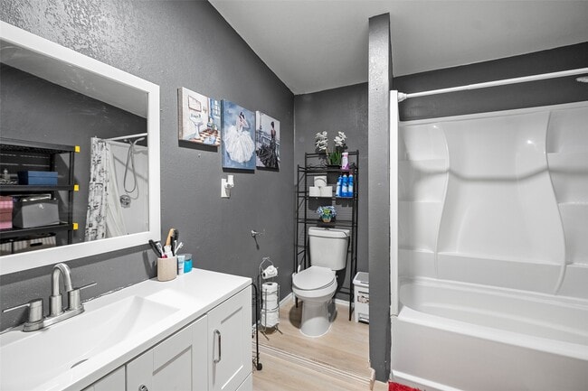 Photo - 2061 Rd 5100