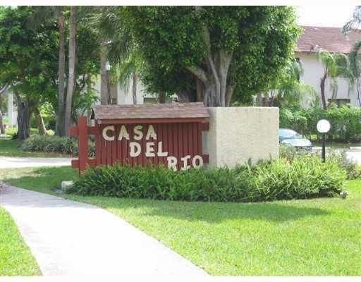 Next to FAU, closest off campus housing to FAU - 460 NW 20th St Unit 105