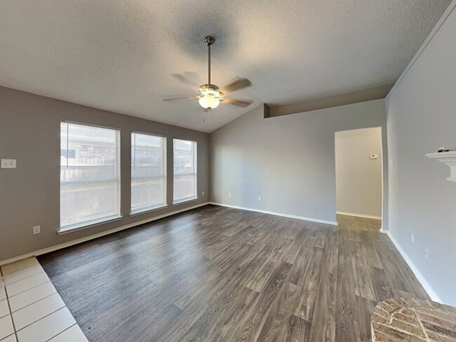 Photo - 5717 Heatherglen Terrace