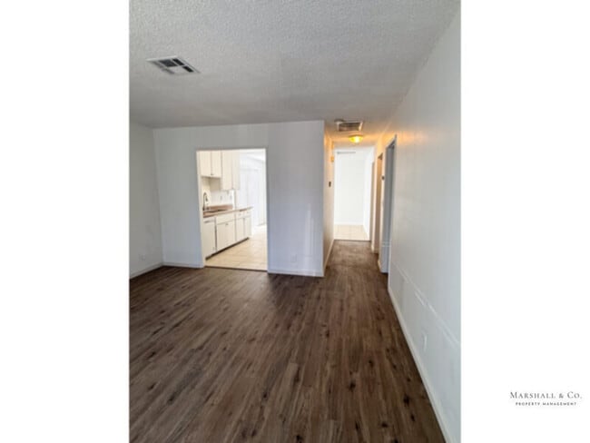 Photo - Spacious 2br/1ba, NEW FLOORS, LRG. Bedroooms, Private Patio, Garage!!