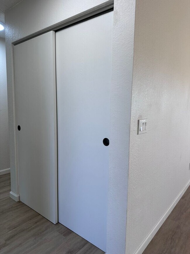 Photo - Excellent Florin Area 3bd/2bath home updat...