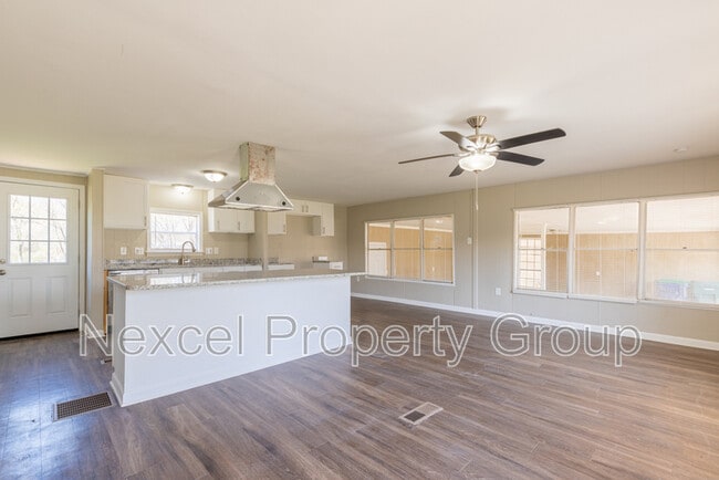 Photo - 7449 Malone Rd