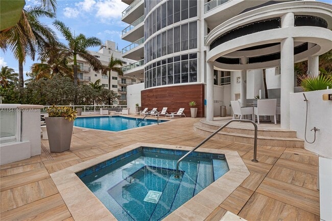 Building Photo - 4201 Collins Ave Unit 1202