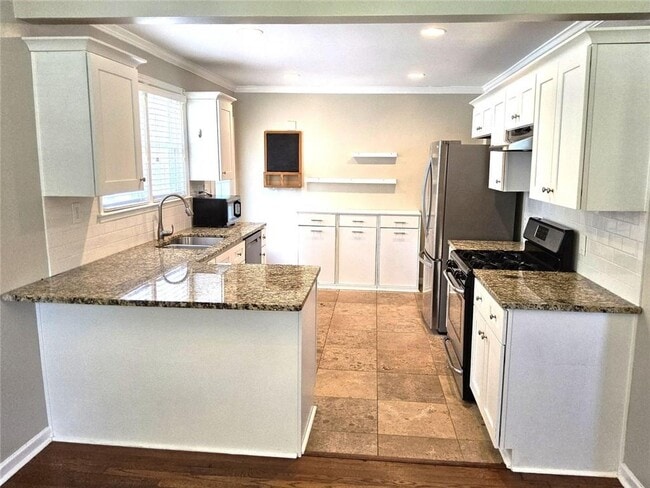 Photo - 740 Pasley Ave SE