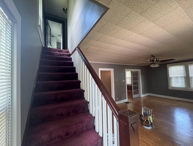 Photo - 704 Fishburn Rd