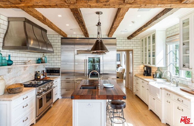 Photo - 127 Hollister Ave