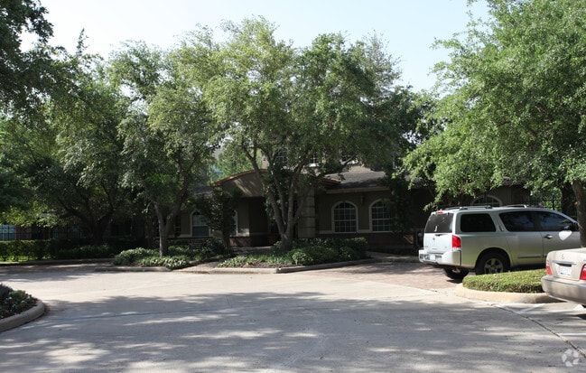 Parking Area - Kessler Jersey Village